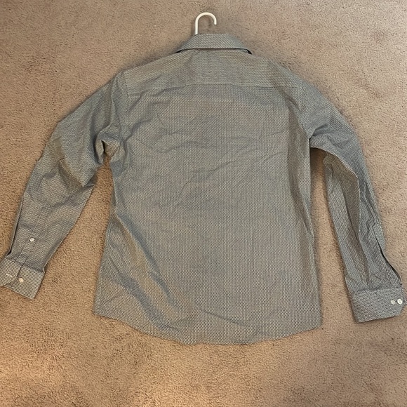 Dress shirt with blue and gray detail. Worn once for only a few hours! Size M - Picture 3 of 3